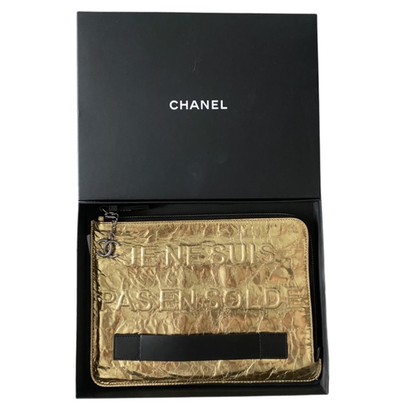 Gold CHANEL Clutch - Picture 3 of 7